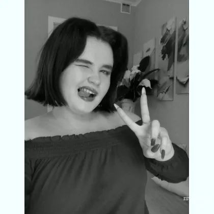 Мои готовые видео и фото,переписка ,видео звонок.