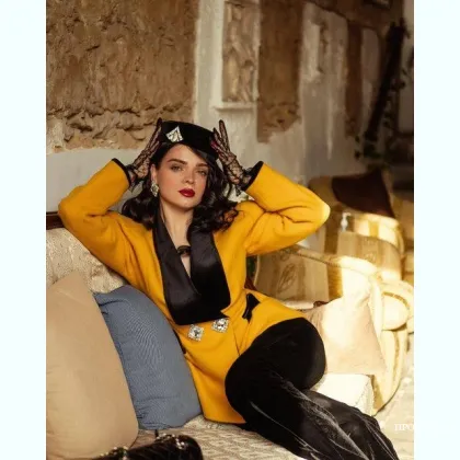 Нічні зустрічі з чуттєвим масажем і білими чулками