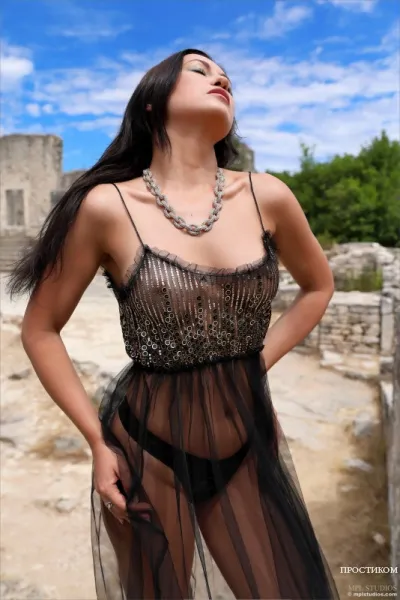 Испытай незабываемые моменты с уютной шлюхой на дом фото 3