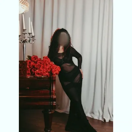 Юлія зараз сама