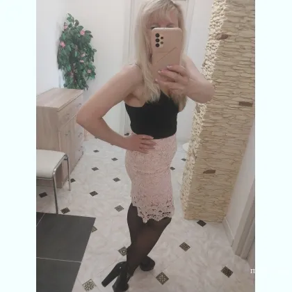 Развратная училка приглашает на урок наслаждения