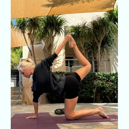 Тебе нужна девушка опытная, красивая и умеющая..